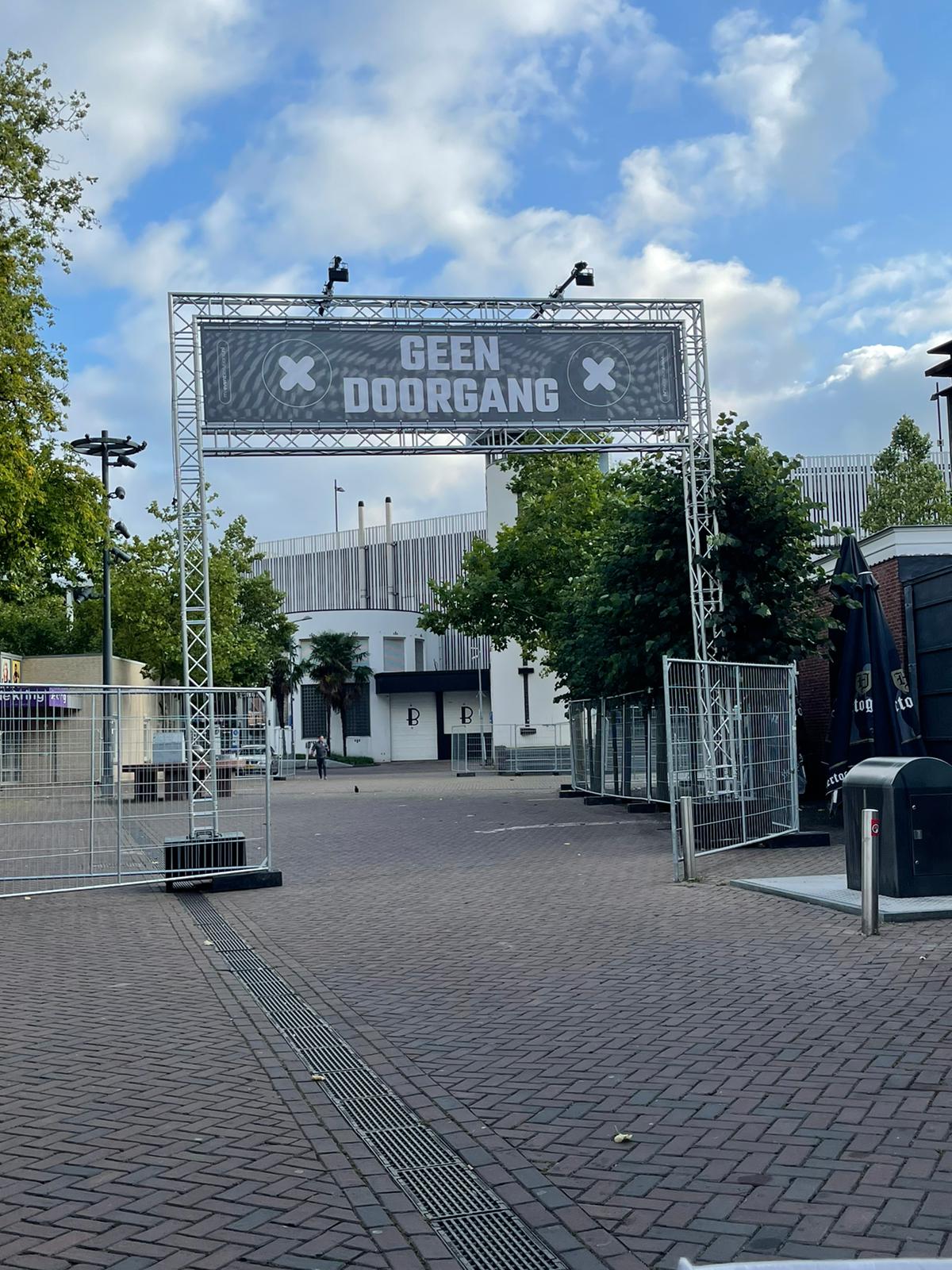 Banner Signing op de kermis