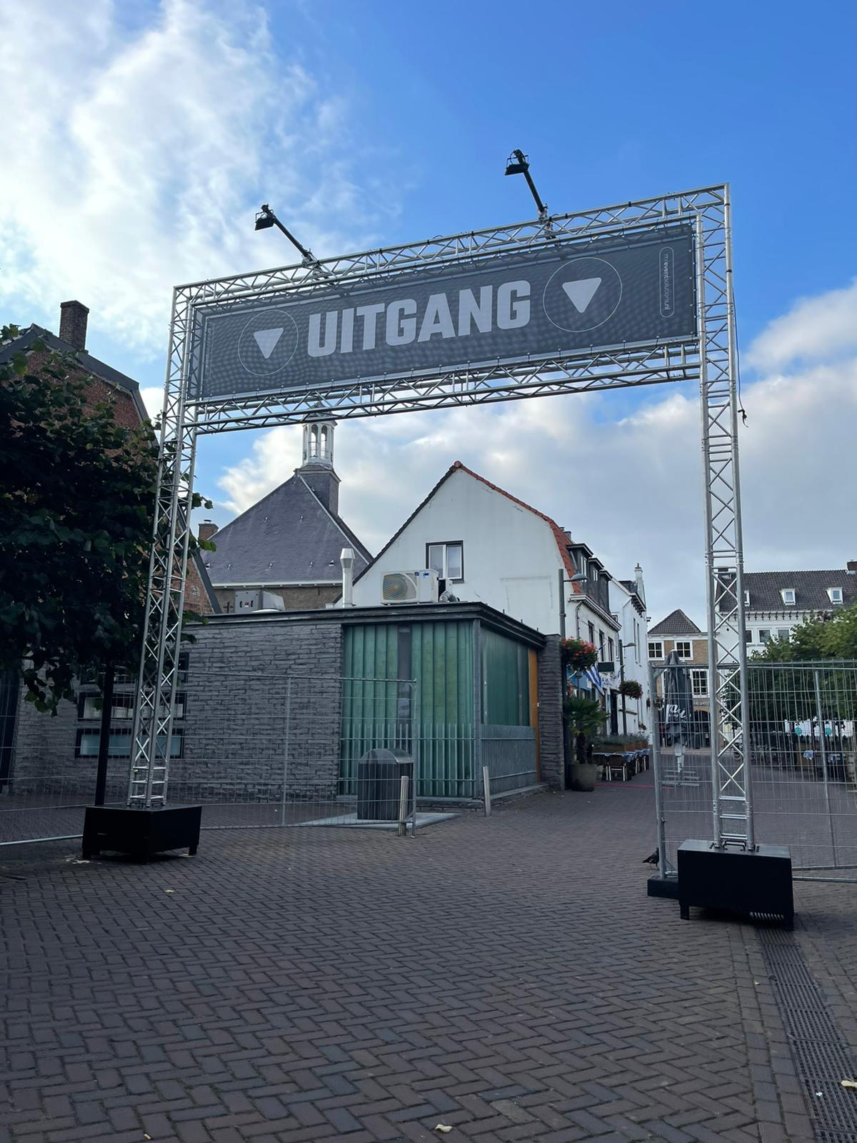 Banner Signing op de kermis